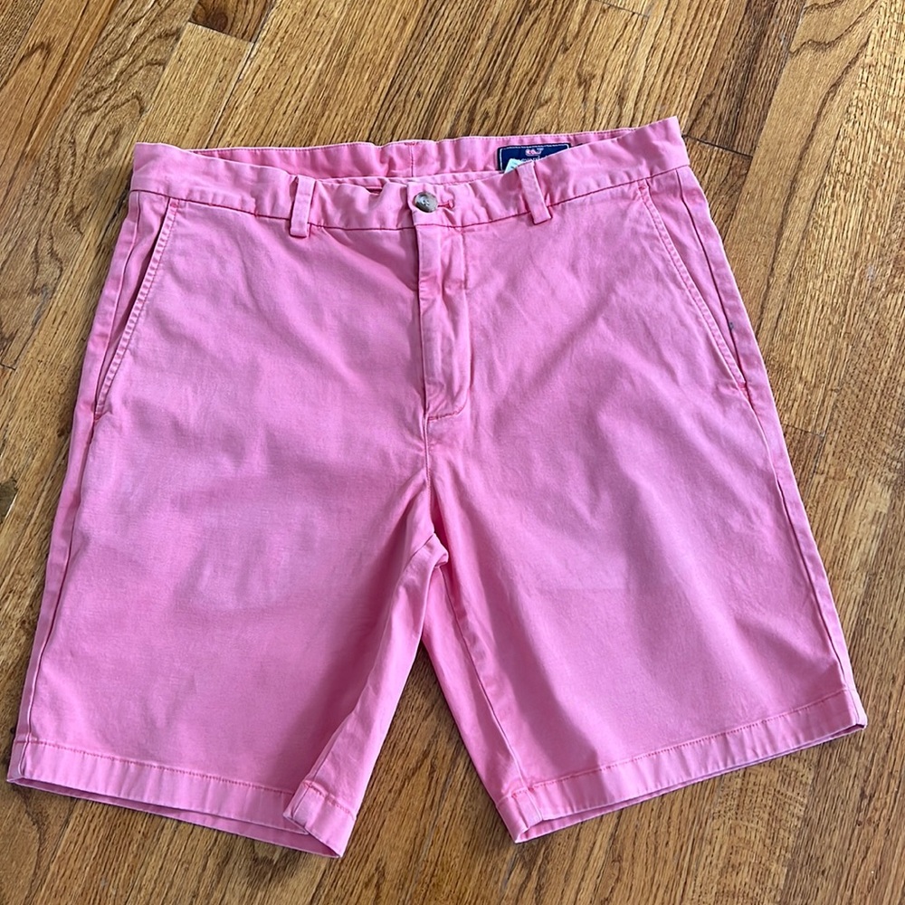 Vineyard vine mens shorts